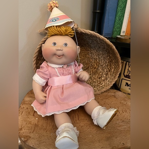 90's porcelain Danbury mint collection doll birthday‎